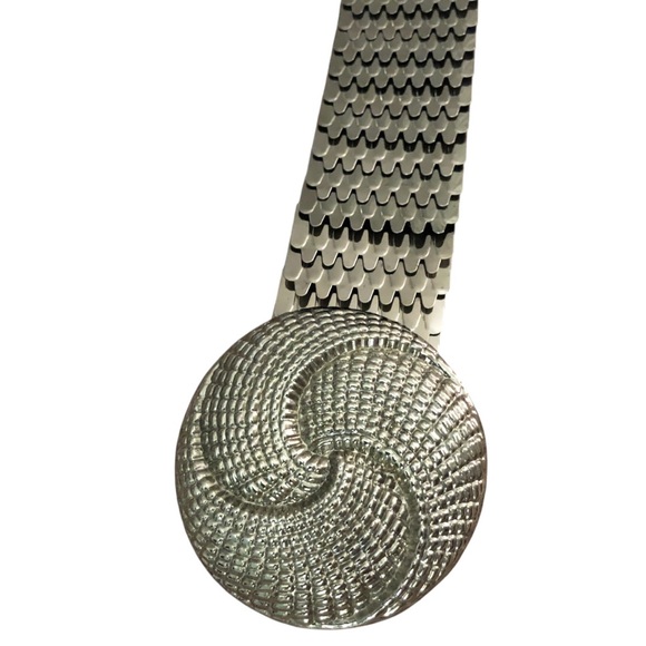 🌟Vintage Metal Belt Silver Snake Fish Scale Disco Elastic Stretch floral buckle🌟 - Picture 4 of 14